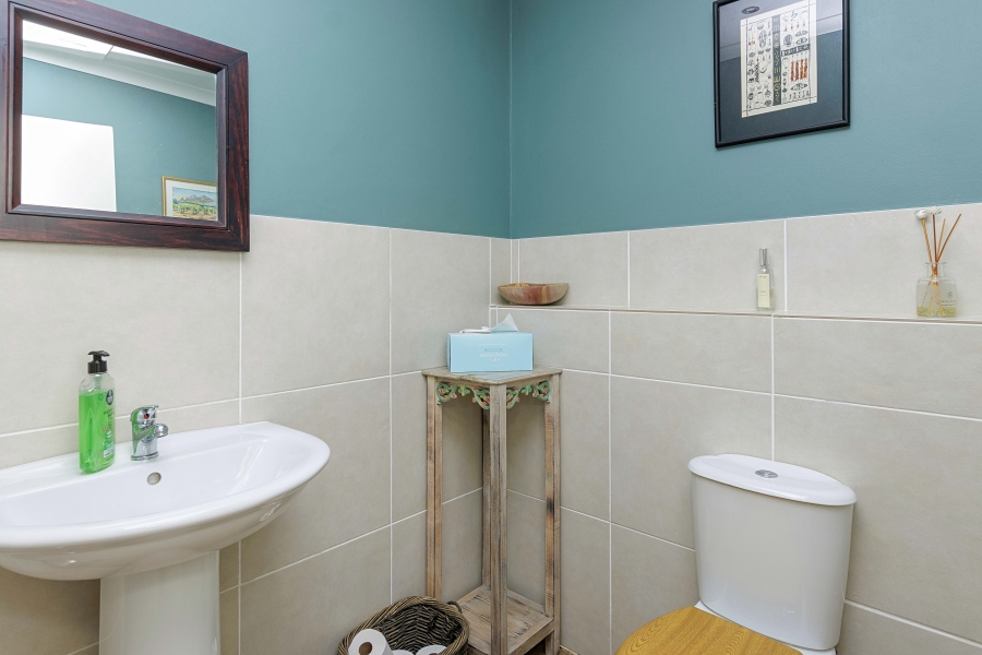 To Let 4 Bedroom Property for Rent in Froggy Farm Western Cape